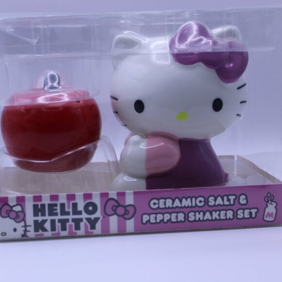 Hello Kitty Salt and Pepper Shakers (NWT) - Picture 4 of 6